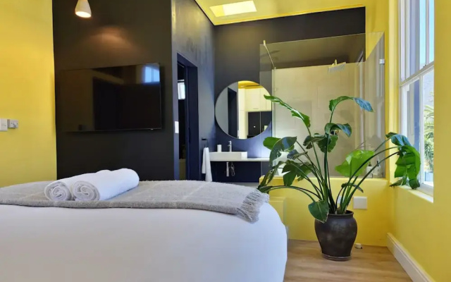 Bo-kaap Elegance Historic Luxury Mountain Views