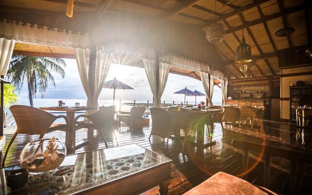 Beyond The Blue Horizon Villa Resort