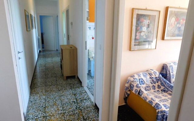 Appartamento Luminoso con Vista Mare