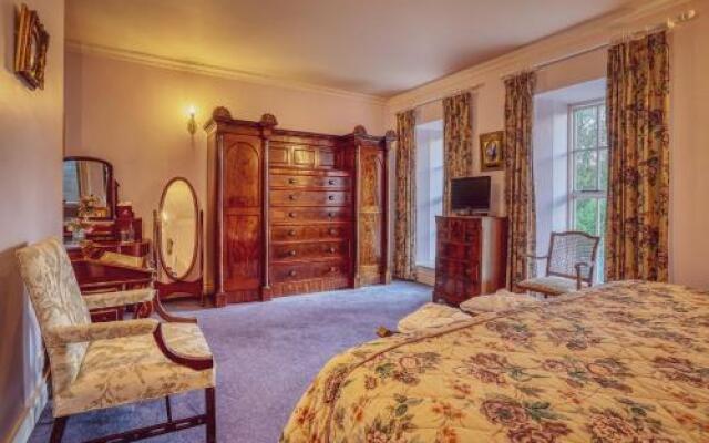 Castle Grove Country House