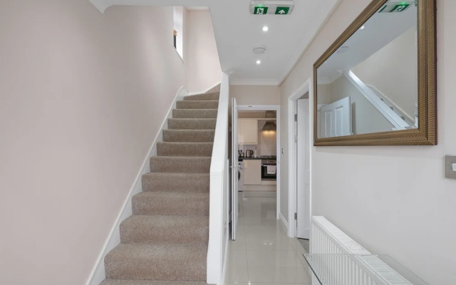 Stylish 4 Bedroom Home in Brightside Ave