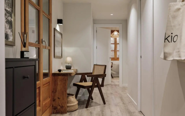 2 BR Picasso Penthouse with Terrace - HOA 42131