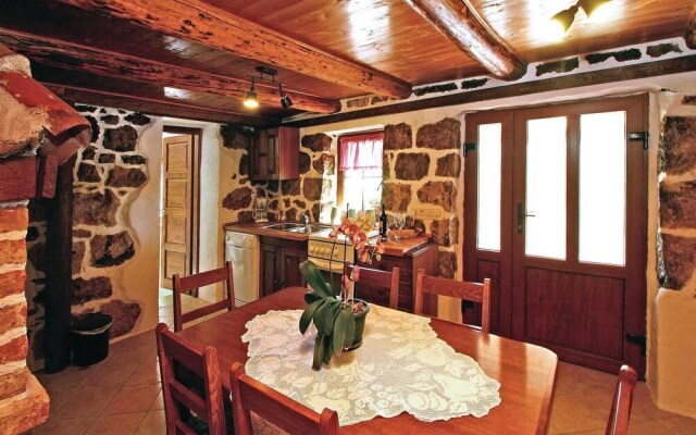 Awesome Home in Supetarska Draga With Wifi and 2 Bedrooms