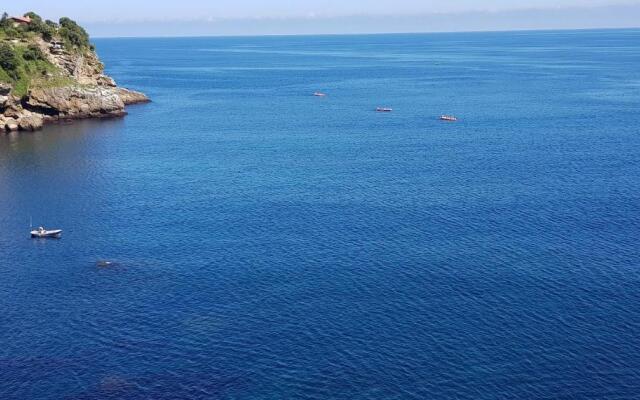 Sea Coast Lekeitio by HomeBilbao