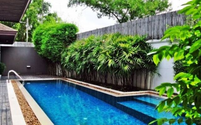 Phuket Ratchamaka Pool Villa