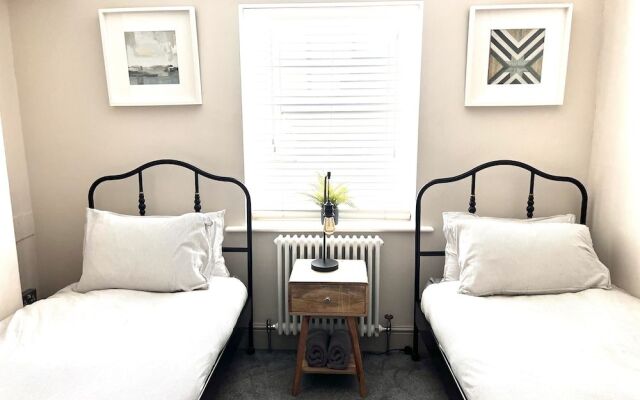 Oxford Street Grand Apartment