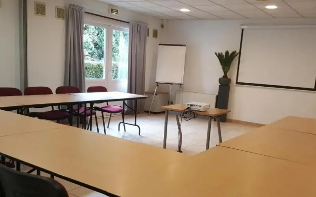 Hôtel Kyriad Besancon - Ecole Valentin