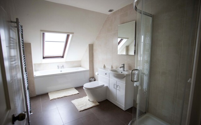 Coach House - 5 Bedroom - Llanfyrnach