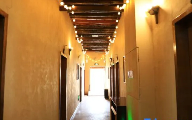 Lazy Boy Hotel（Adin Gate Site）