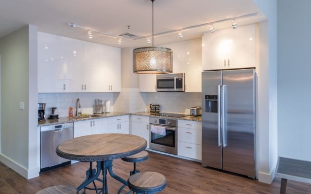 Luxury 1BR Condos in California Building