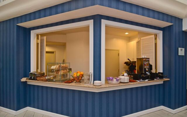 Best Western Plus All Suites Inn