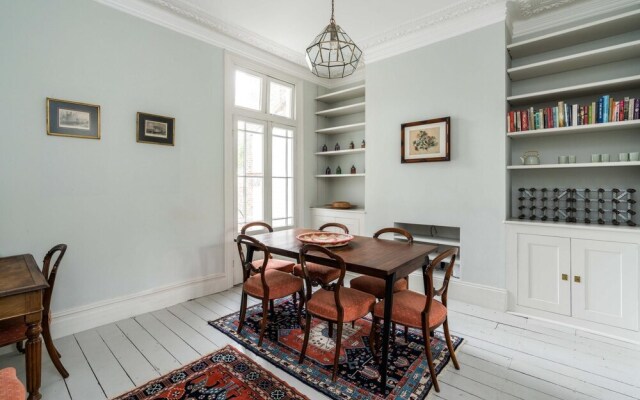 Stylish 3BD Family Home In Shepherd Bush