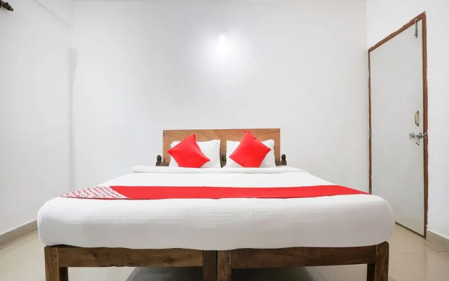 Oyo 39571 Baga Beach Comfort