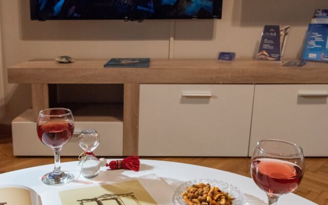 Blue Ark Acropolis Spirit