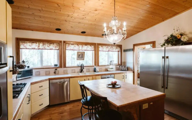 Maria's Creekside B&B