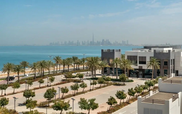 Pool View 1BR on Palm Jumeirah