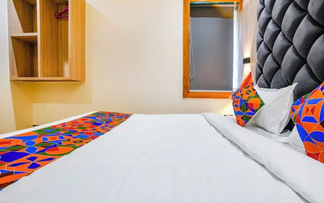 Fabhotel Riza International