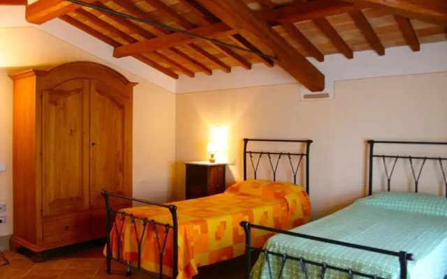 Stunning private villa for 8 guests with private pool, WIFI, TV, terrace, pets allowed and parking