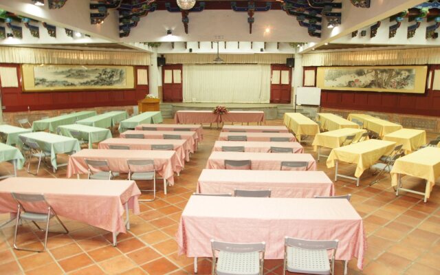 Kenting Youth Activity Center