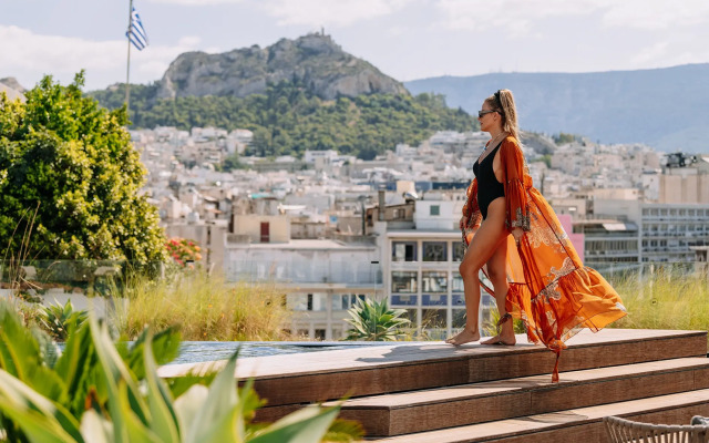 Skylark, Aluma Hotel & Resort