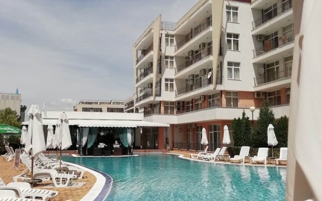 Apartment in Grand Kamelia