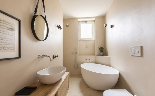 ROMAC - Condotti with terrace