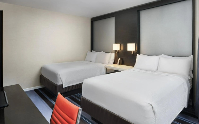 Courtyard by Marriott New York Manhattan / Central Park