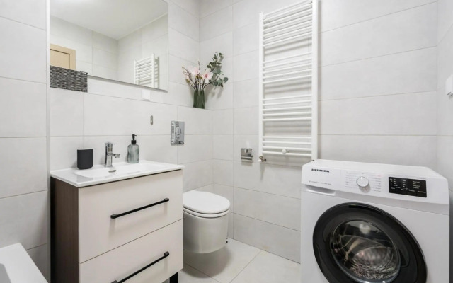 The Painter - 2R apartment in Roka Residence with underground parking