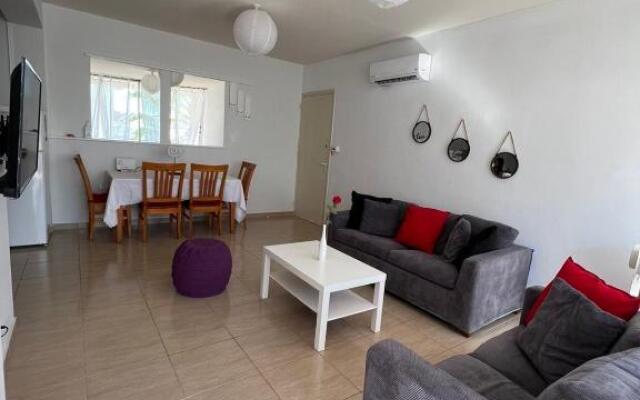Sea view one bed apartment with pool in Peyia B7