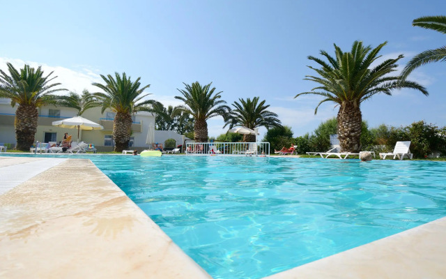 Aslanis Village