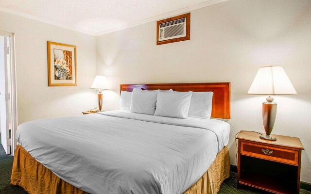 Clarion Inn & Suites Dothan South