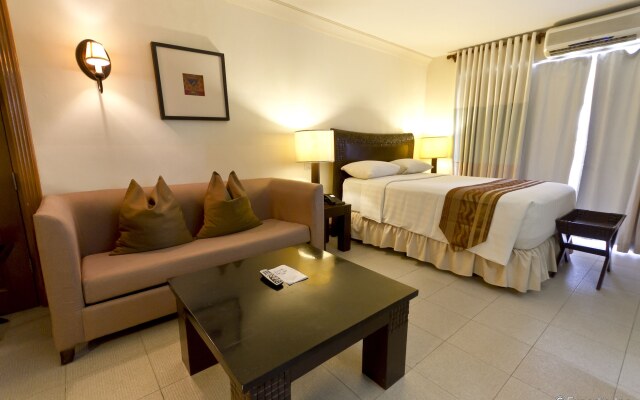 Crown Regency Suites & Residences - Mactan