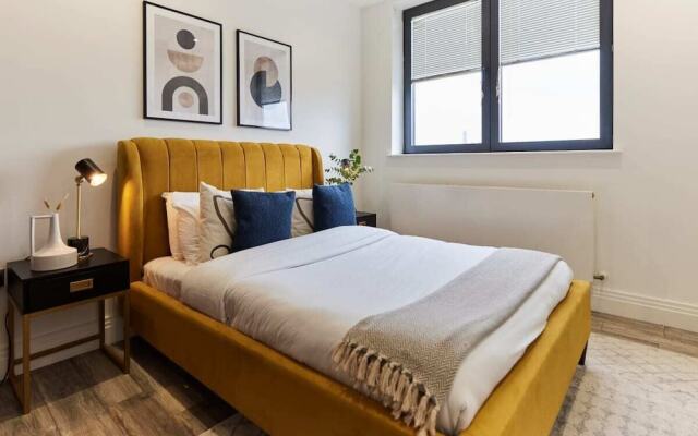 The Harlesden Escape - Spacious 3bdr Flat With Balcony