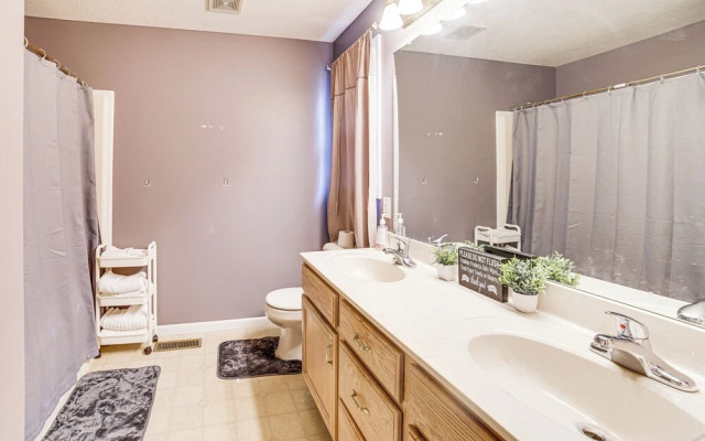 Spacious Champaign Home By University Of Illinois!