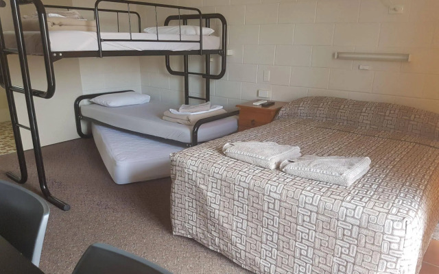 Monto Colonial Motor Inn
