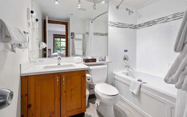 Blackcomb Springs Suites by CLIQUE