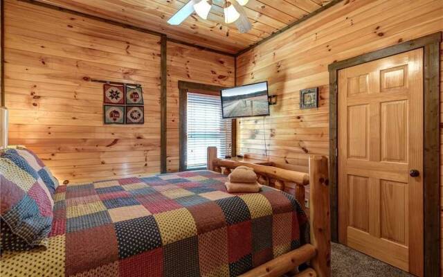 Old Hickory Lodge - Four Bedroom Cabin