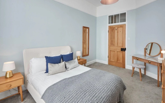 Host Stay Cheviot House