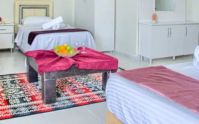 Yeniciftlik Otel