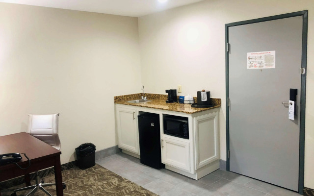 Best Western Plus Vermilion River Inn & Suites