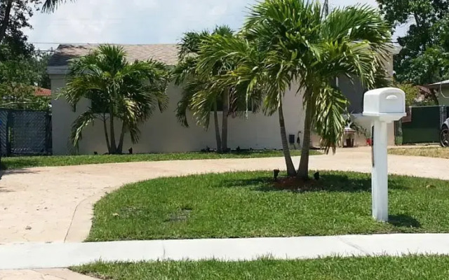 Diamond Vacation Home Near the Beach