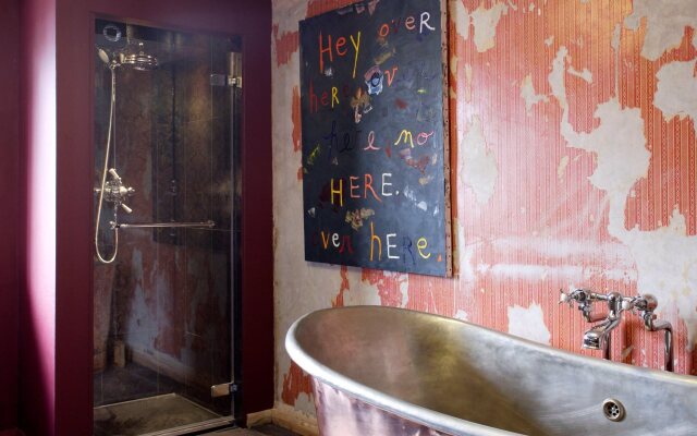 Rough Luxe Hotel