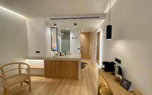 S Estancia Suites