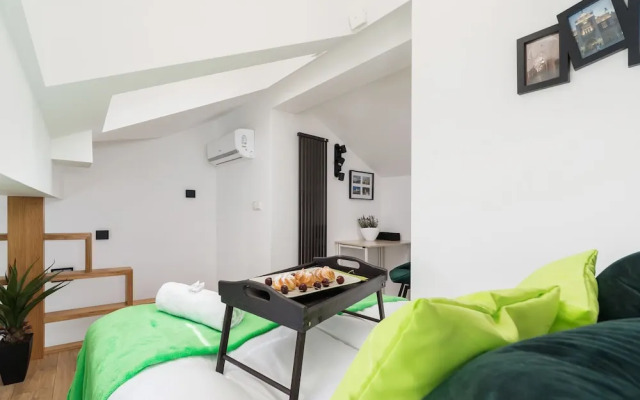 Modern Studios Stachowicza by Renters