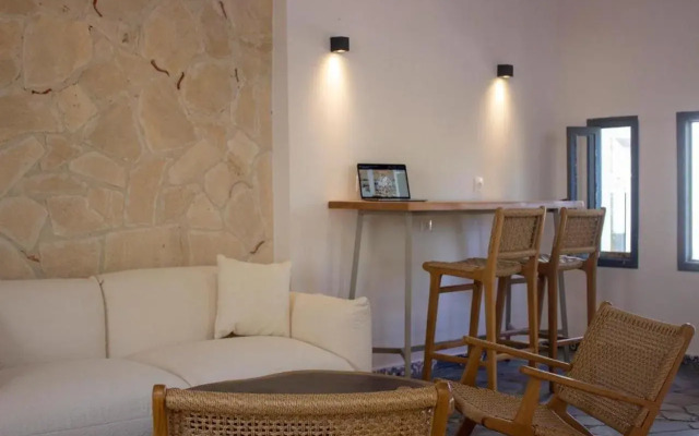 Ampelia Hotel
