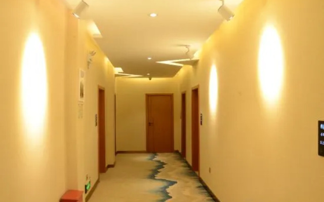 Tonghai Yunshang Impression Theme Hotel