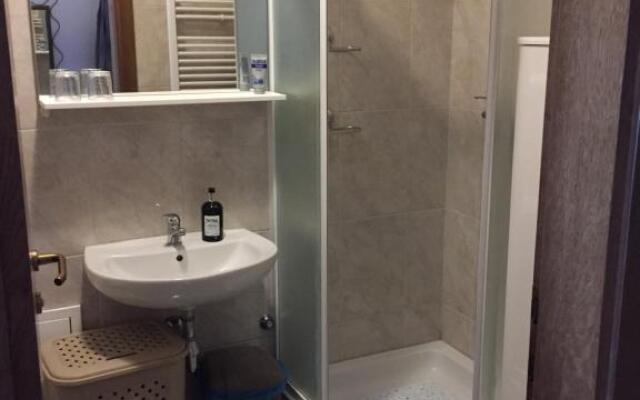 Studio apartman Lara ***