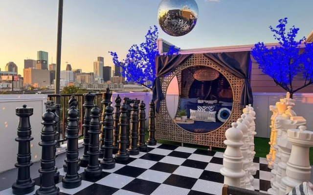 The Oasis Checkmate HTX Rooftop