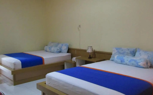 Hotel Family Syariah 1 by ZUZU