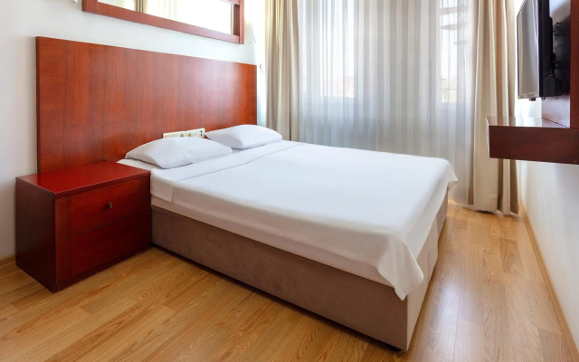Hotel Peli̇t